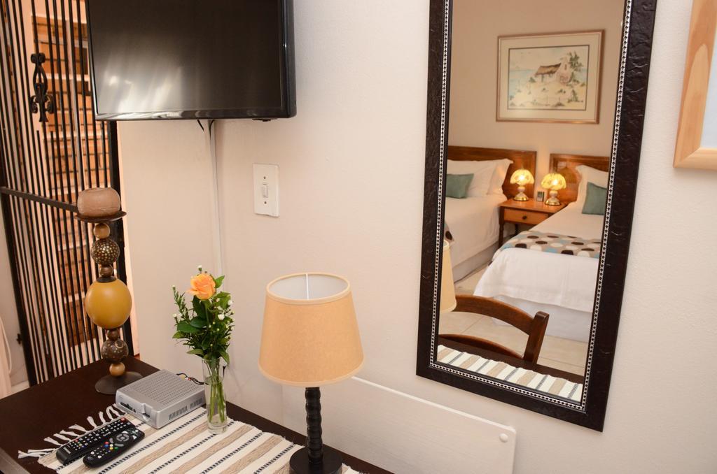 Simonsberg Guest House Stellenbosch Oda fotoğraf